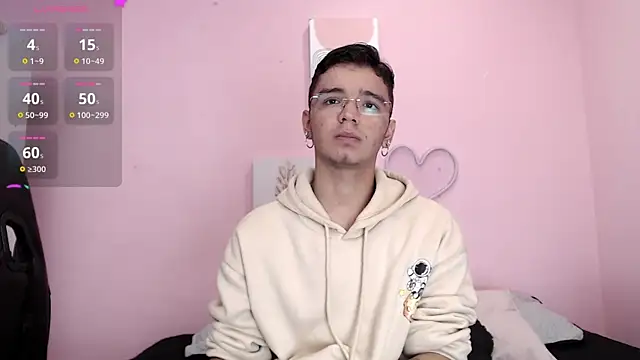 Snapshot of Ian_Castillo_ chatting on December 2024 11:17:02 AM Ian Castillo online show from December 2024 11:17:02 AM