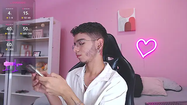 Snapshot of Ian_Castillo_ chatting on January 2025 11:26:01 AM Ian Castillo online show from January 2025 11:26:01 AM