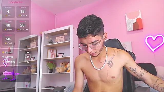 Snapshot of Ian_Castillo_ chatting on January 2025 05:32:01 PM Ian Castillo online show from January 2025 05:32:01 PM