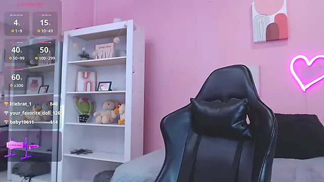 Snapshot of Ian_Castillo_ chatting on January 2025 05:19:01 PM Ian Castillo online show from January 2025 05:19:01 PM