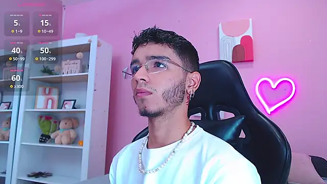 Snapshot of Ian_Castillo_ chatting on February 2025 11:12:01 AM Ian Castillo online show from February 2025 11:12:01 AM