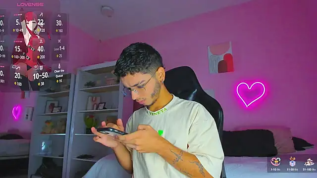 Snapshot of Ian_Castillo_ chatting on March 2025 11:11:01 AM Ian Castillo online show from March 2025 11:11:01 AM