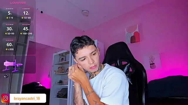 Snapshot of Ian_Castillo_ chatting on October 2025 11:29:01 AM Ian Castillo online show from October 2025 11:29:01 AM