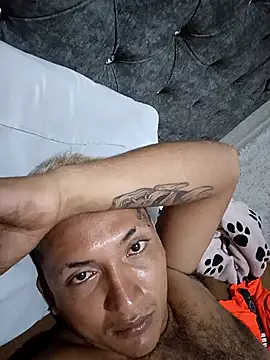 Snapshot of BingedHearts chatting on February 2026 01:02:01 AM BingedHearts online show from February 2026 01:02:01 AM