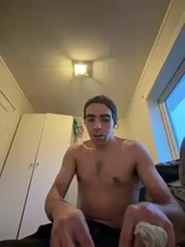 wolfwhite95 online show from July 2026 09:39:01 PM