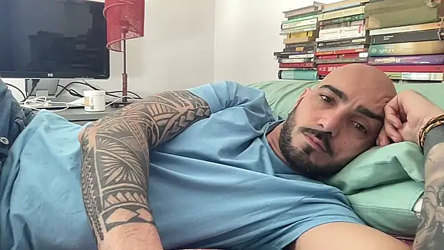 alessandromori91 online show from April 2026 02:22:02 PM
