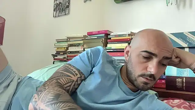 alessandromori91 online show from April 2026 07:45:01 AM
