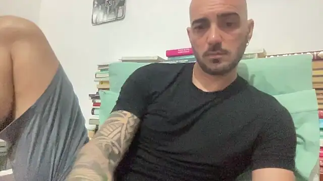 alessandromori91 online show from April 2026 08:57:02 PM
