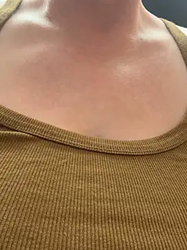 Snapshot of Big-Tits-McGee chatting on November 2025 08:24:02 PM Big-Tits-McGee online show from November 2025 08:24:02 PM