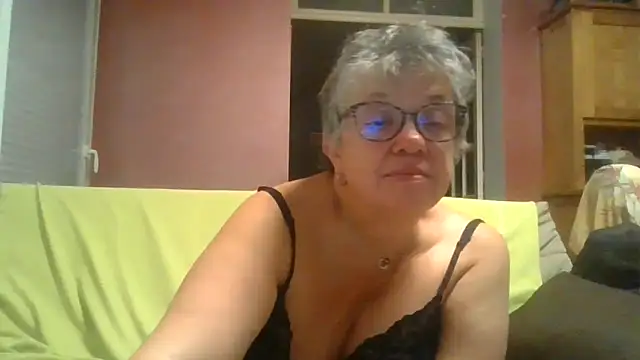 Vandeae44 online show from November 2025 08:53:01 PM