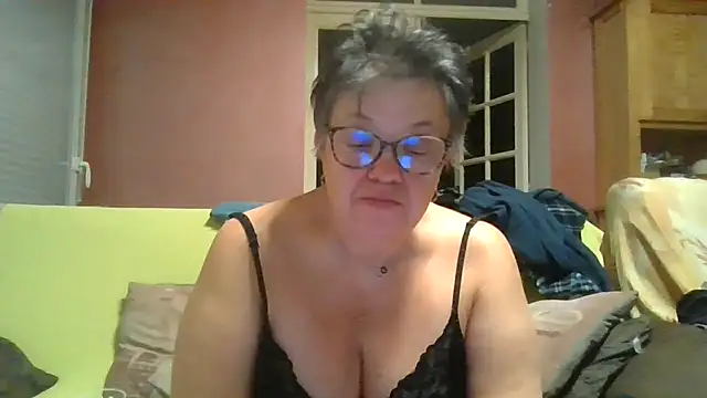 Vandeae44 online show from March 2026 09:54:02 PM