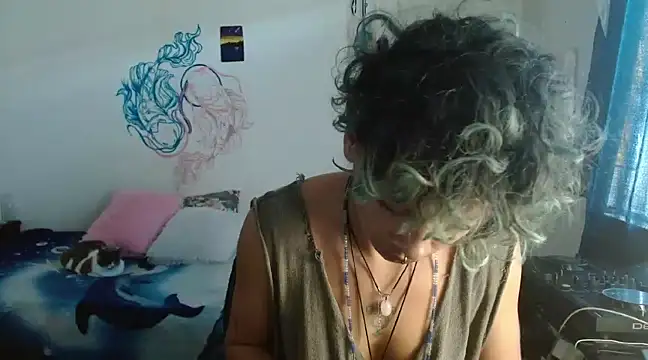 Snapshot of fenixmfx19 chatting on December 2024 04:04:01 PM fenixmfx19 online show from December 2024 04:04:01 PM