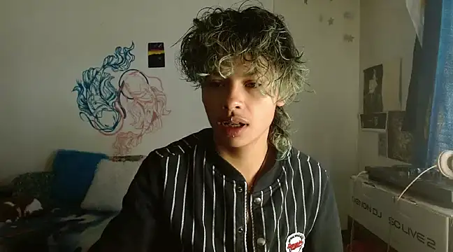 Snapshot of fenixmfx19 chatting on December 2024 03:10:01 PM fenixmfx19 online show from December 2024 03:10:01 PM