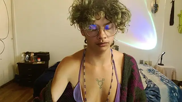 Snapshot of fenixmfx19 chatting on March 2025 07:06:02 PM fenixmfx19 online show from March 2025 07:06:02 PM