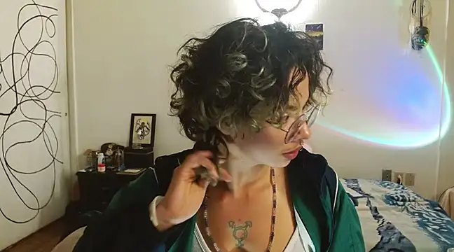 Snapshot of fenixmfx19 chatting on March 2025 10:09:02 PM fenixmfx19 online show from March 2025 10:09:02 PM