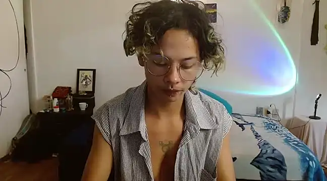 Snapshot of fenixmfx19 chatting on March 2025 07:27:01 PM fenixmfx19 online show from March 2025 07:27:01 PM