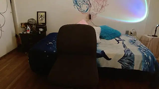 Snapshot of fenixmfx19 chatting on March 2025 07:04:02 PM fenixmfx19 online show from March 2025 07:04:02 PM