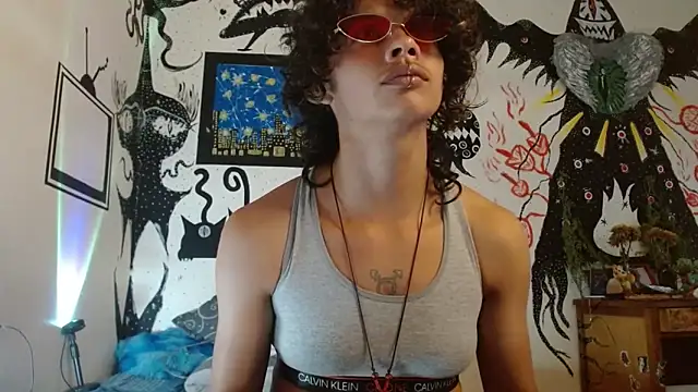 Snapshot of fenixmfx19 chatting on October 2025 09:12:02 PM fenixmfx19 online show from October 2025 09:12:02 PM