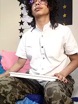 Snapshot of fenixmfx19 chatting on February 2026 11:31:02 PM fenixmfx19 online show from February 2026 11:31:02 PM