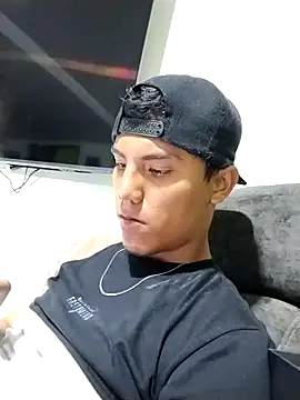 Snapshot of MagicMike009 chatting on January 2025 11:36:02 PM MagicMike009 online show from January 2025 11:36:02 PM