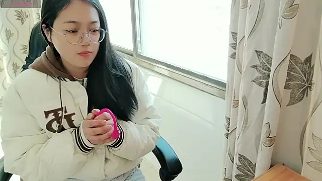 luoxuwen online show from December 2024 03:58:01 AM