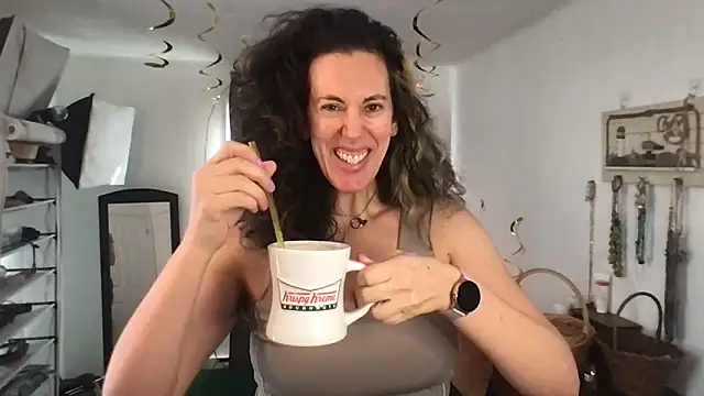 Snapshot of BonfireBonnie chatting on January 2025 02:57:01 PM BonfireBonnie online show from January 2025 02:57:01 PM