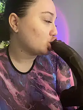 Snapshot of DaisyBooom chatting on December 2024 07:00:02 PM DaisyBooom online show from December 2024 07:00:02 PM