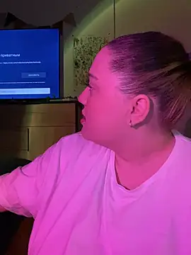 Snapshot of DaisyBooom chatting on February 2025 07:08:02 PM DaisyBooom online show from February 2025 07:08:02 PM