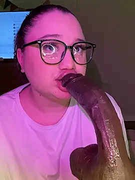 Snapshot of DaisyBooom chatting on February 2025 10:20:02 PM DaisyBooom online show from February 2025 10:20:02 PM