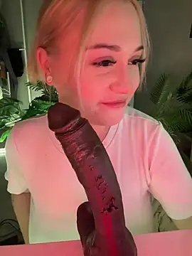 Snapshot of DaisyBooom chatting on February 2026 07:51:01 PM DaisyBooom online show from February 2026 07:51:01 PM