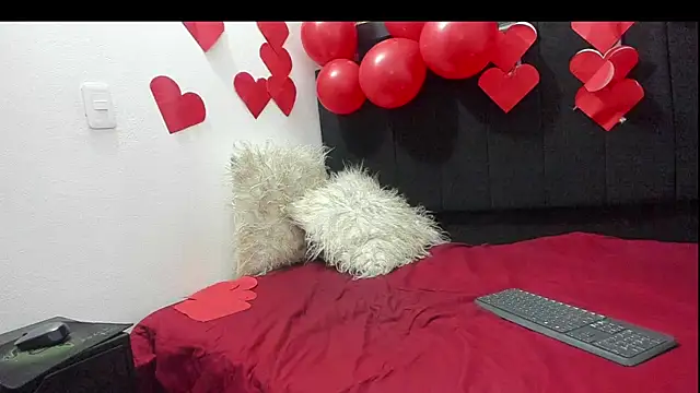 Evaaross 2345 online show from February 2025 04:34:02 PM