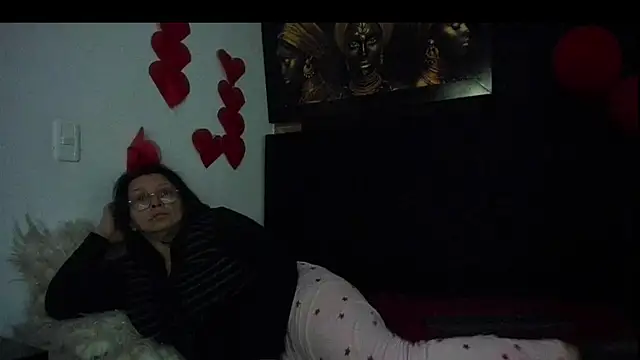 Evaaross 2345 online show from March 2025 01:53:02 AM