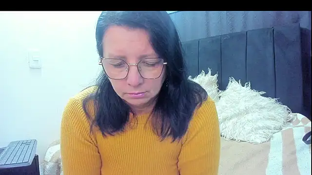 Evaaross 2345 online show from February 2026 12:04:02 PM