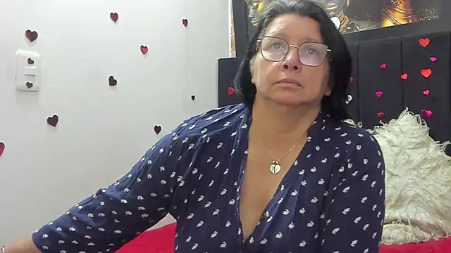 Evaaross 2345 online show from April 2026 03:25:01 PM