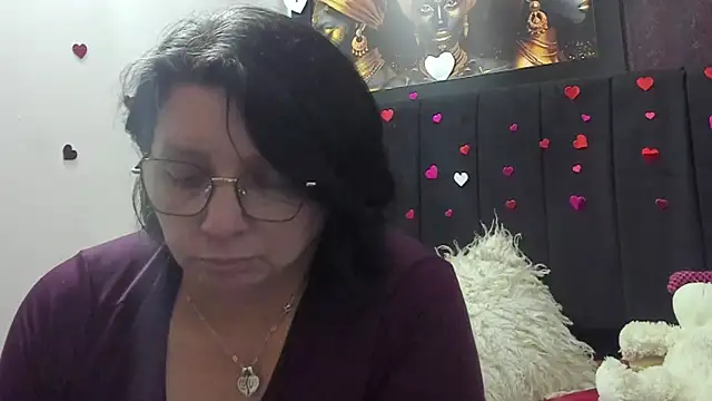Evaaross 2345 online show from May 2026 08:25:01 PM