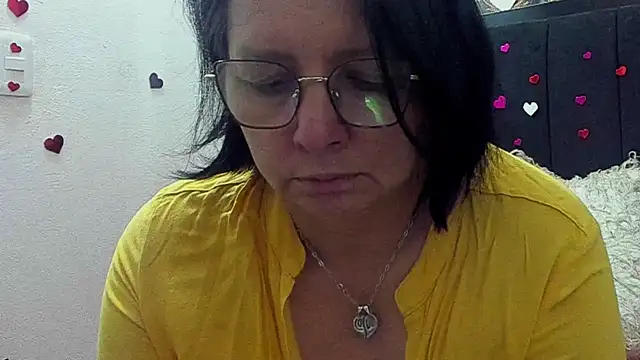 Evaaross 2345 online show from May 2026 01:17:02 PM