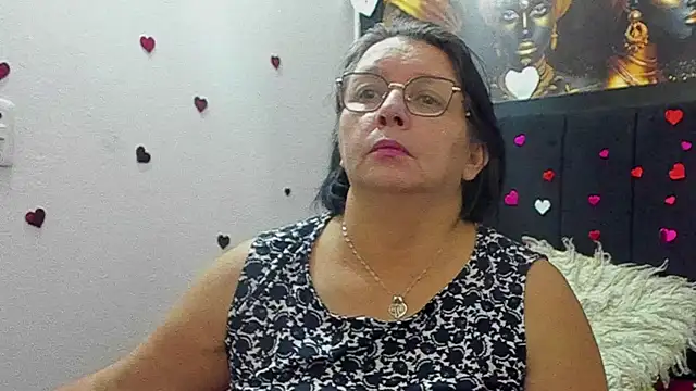 Evaaross 2345 online show from May 2026 07:42:01 PM