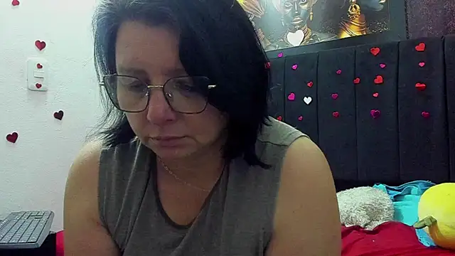 Evaaross 2345 online show from June 2026 02:52:01 PM