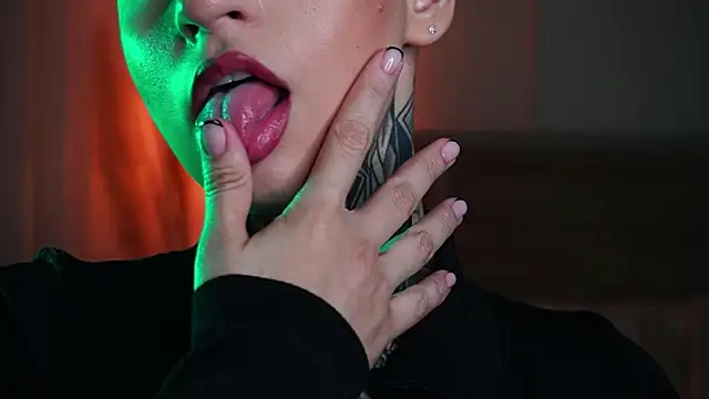 AliceShazaham  online show from September 2025 08:26:01 AM