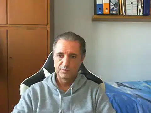 Snapshot of lliuk70mi chatting on December 2024 02:07:01 PM lliuk70mi online show from December 2024 02:07:01 PM