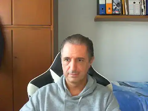 Snapshot of lliuk70mi chatting on December 2024 02:37:02 PM lliuk70mi online show from December 2024 02:37:02 PM