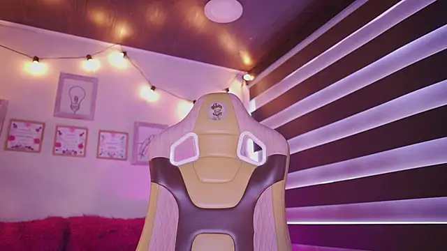 milly kenner online show from September 2025 06:12:02 PM