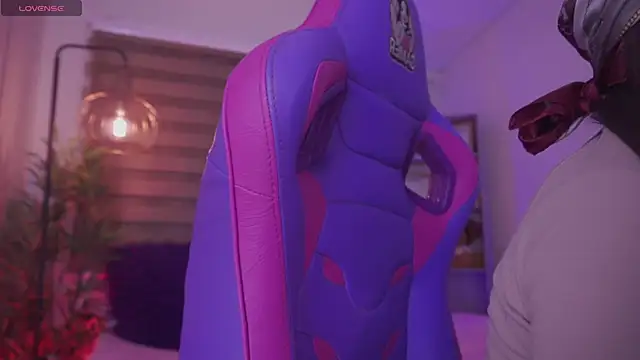 milly kenner online show from November 2025 05:11:01 PM