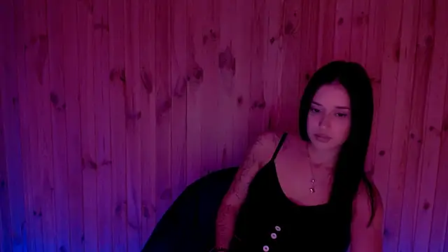 Snapshot of AlisaLink chatting on October 2025 05:01:01 PM AlisaLink online show from October 2025 05:01:01 PM