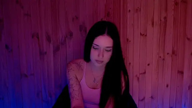 Snapshot of AlisaLink chatting on October 2025 07:25:01 AM AlisaLink online show from October 2025 07:25:01 AM