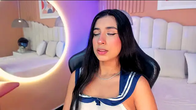 zia cooper online show from October 2025 07:13:01 PM