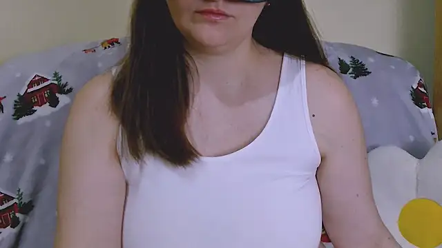 Snapshot of ChubbyMaia chatting on January 2025 02:42:02 PM ChubbyMaia online show from January 2025 02:42:02 PM