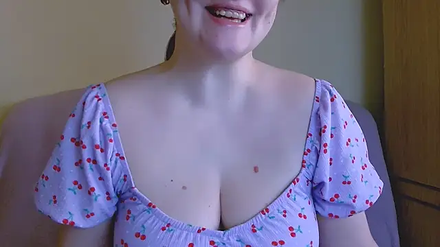 Snapshot of ChubbyMaia chatting on March 2025 08:07:01 AM ChubbyMaia online show from March 2025 08:07:01 AM