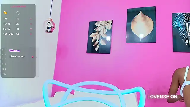 Snapshot of littleebonymommy chatting on December 2024 07:58:02 PM littleebonymommy online show from December 2024 07:58:02 PM