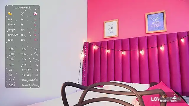 Snapshot of littleebonymommy chatting on December 2024 02:59:02 AM littleebonymommy online show from December 2024 02:59:02 AM